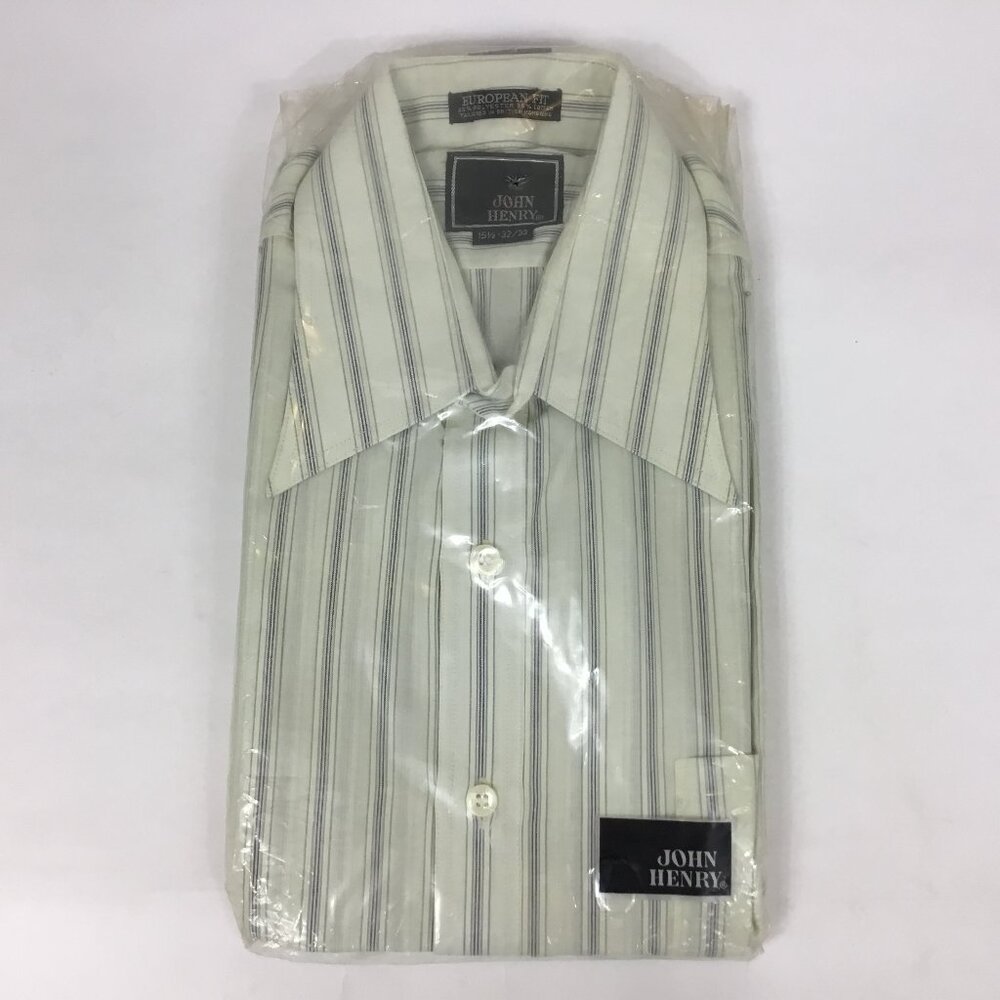 (NWOT) JOHN HENRY, Wht Stripe button down dress shirt